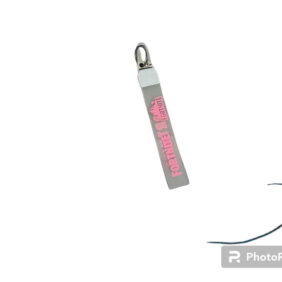 Official Fortnite gear  Heavy duty, lanyard keychain in pink or red. - Picture 2 of 4